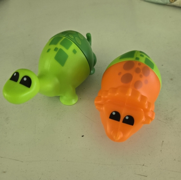 2 Learning Resources Snap-n-Learn Matching Dinos - Picture 1 of 4
